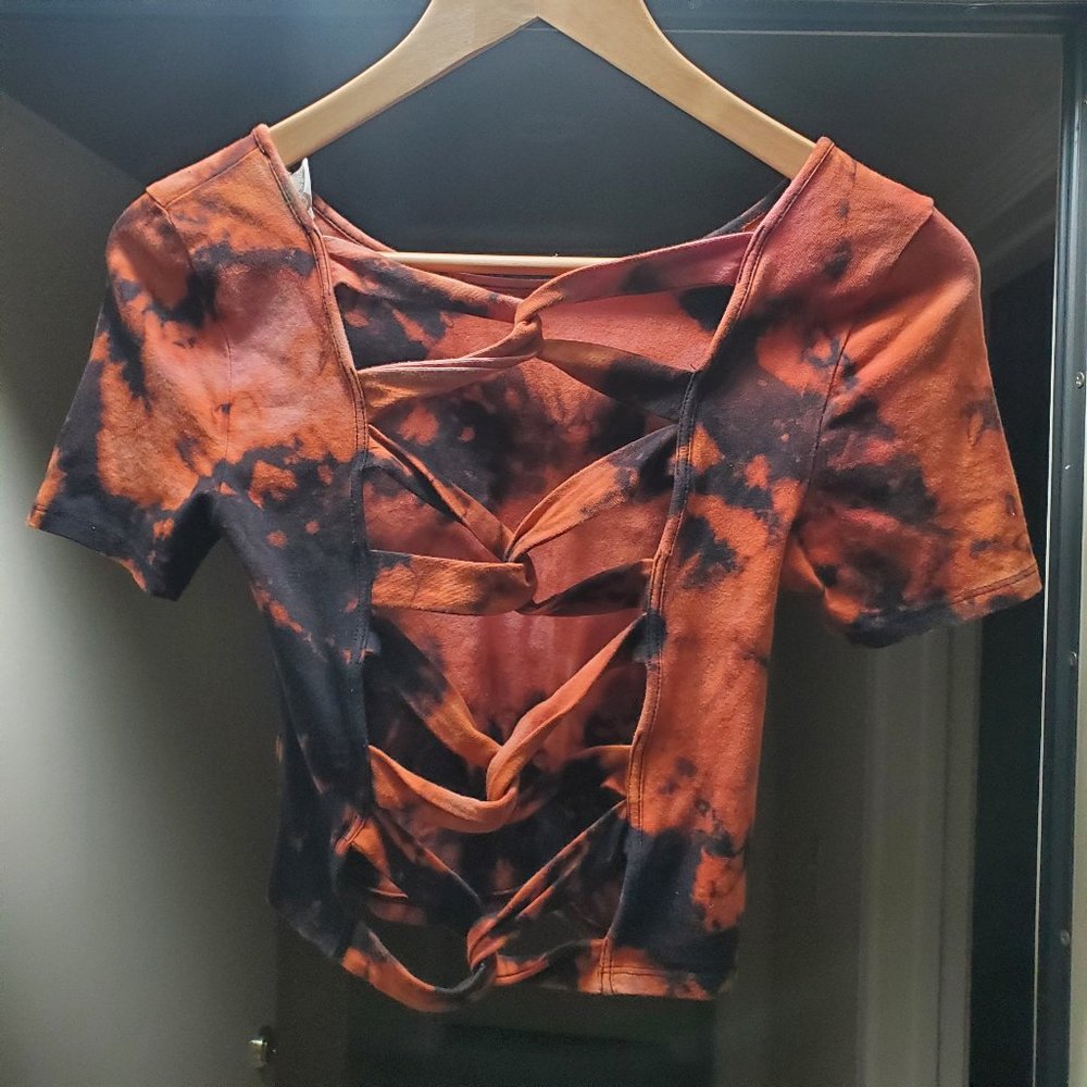 reverse bleach dye orange and black crop top MEDIU